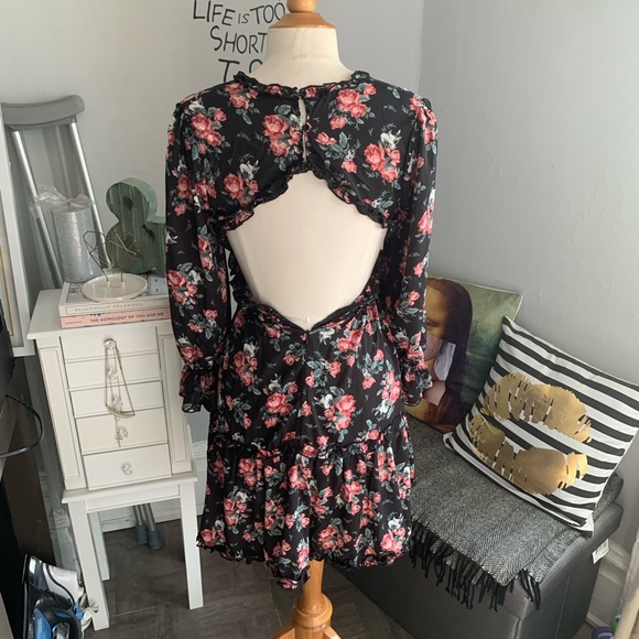 Shein// beautiful open back dress size small - Picture 9 of 11